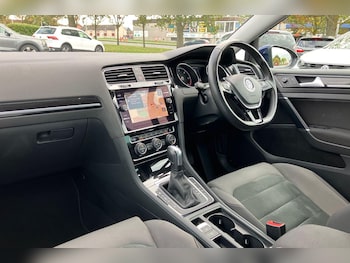 Used Volkswagen Golf 2020 for sale - 76189529: Photo 2