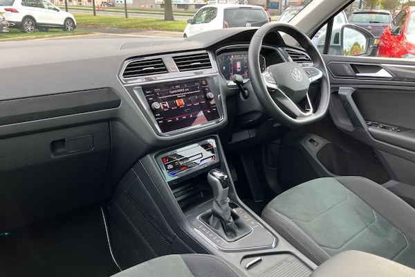 Used Volkswagen Tiguan 2021 for sale - 76226406: Photo 2