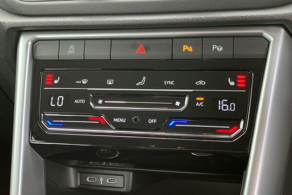 Used Volkswagen T-Roc 2024 for sale - 75493925: Photo 17