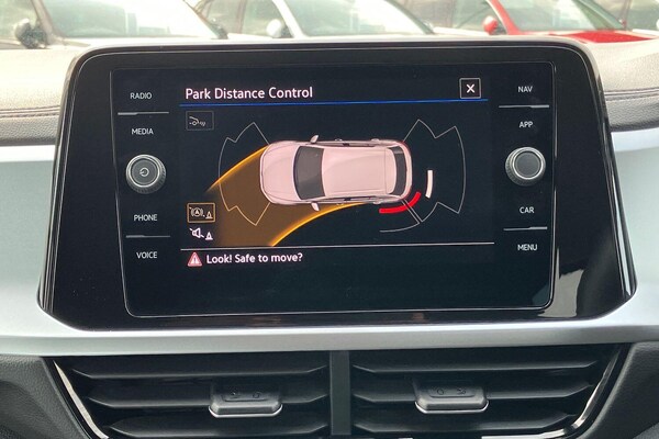 Used Volkswagen T-Roc 2024 for sale - 75493925: Photo 24