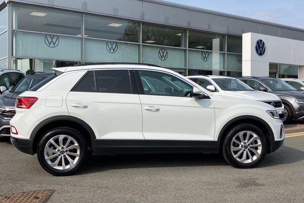 Used Volkswagen T-Roc 2024 for sale - 75493925: Photo 4