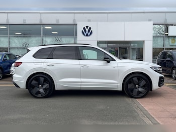 Used Volkswagen Touareg 2024 for sale - 75532867: Photo