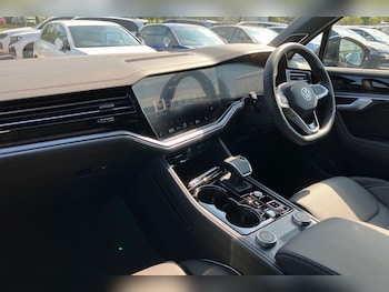 Used Volkswagen Touareg 2025 for sale - 75601203: Photo