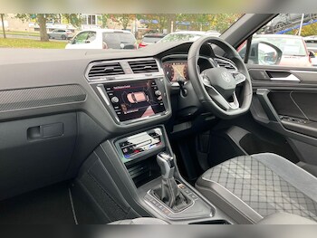 Used Volkswagen Tiguan 2023 for sale - 76189548: Photo 2