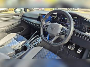 Used Volkswagen Golf 2023 for sale - 75659037: Photo