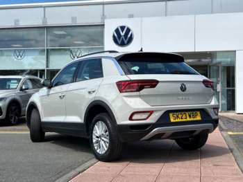 Used Volkswagen T-Roc 2023 for sale - 74989699: Photo