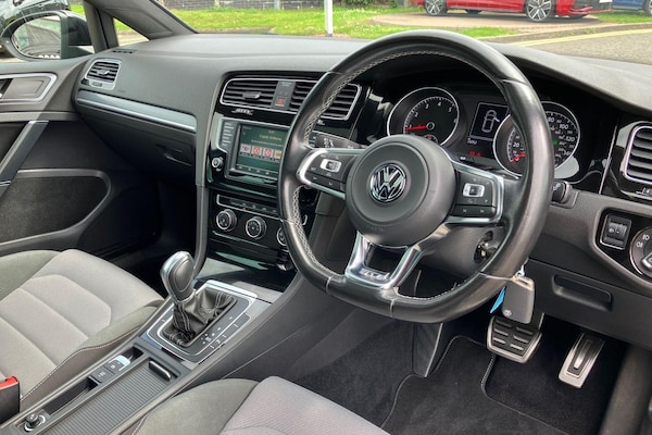 Used Volkswagen Golf 2017 for sale - 75334690: Photo 6