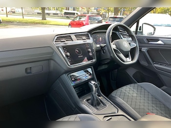 Used Volkswagen Tiguan 2023 for sale - 76121347: Photo 2