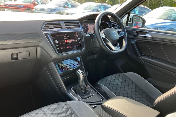 Used Volkswagen Tiguan 2023 for sale - 75677937: Photo 2