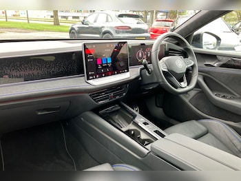 Used Volkswagen Passat 2024 for sale - 75747481: Photo