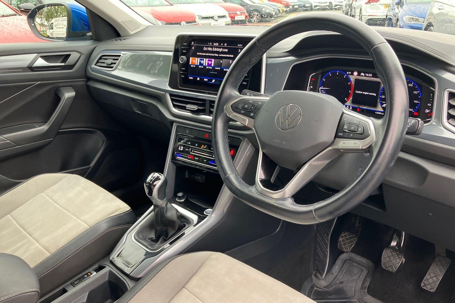 Used Volkswagen T-Roc 2022 for sale - 76122069: Photo 6