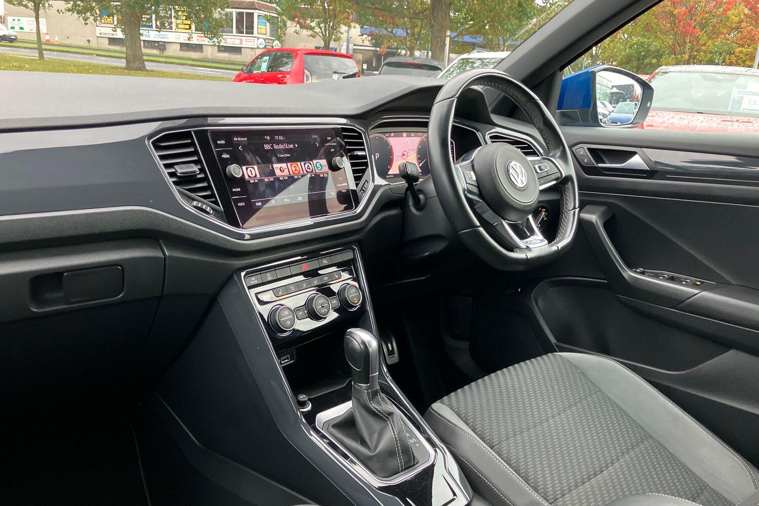 Used Volkswagen T-Roc 2019 for sale - 76121530: Photo 2