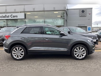 Used Volkswagen T-Roc 2021 for sale - 76259607: Photo