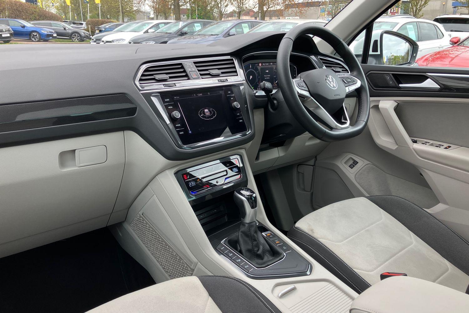 Used Volkswagen Tiguan 2023 for sale - 76012927: Photo 2