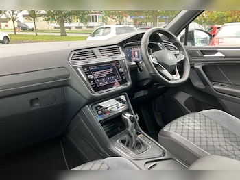 Used Volkswagen Tiguan 2024 for sale - 76179713: Photo 2