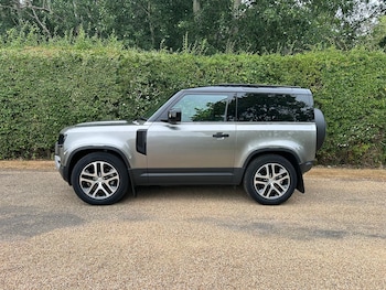 Used Land Rover Defender 2024 for sale - 79243947: Photo