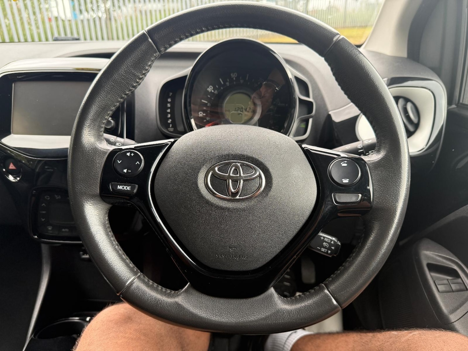 Used Toyota AYGO 2015 for sale - 75726602: Photo 15