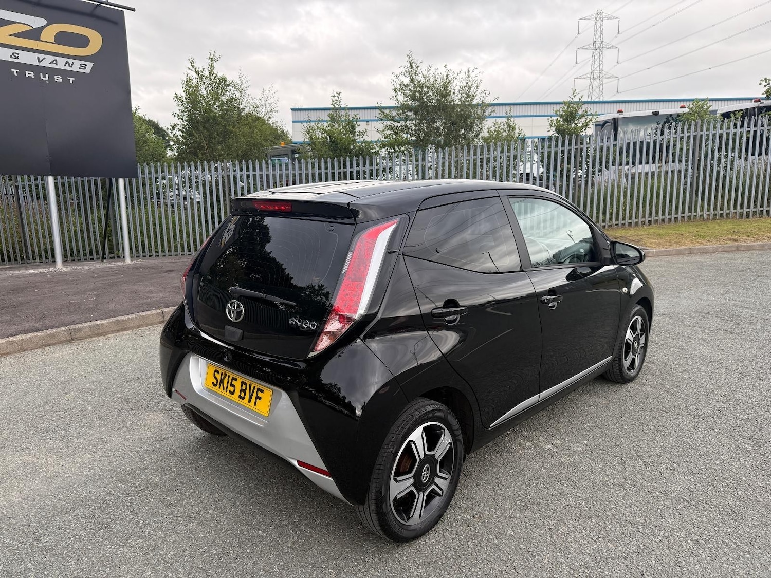 Used Toyota AYGO 2015 for sale - 75726602: Photo 3
