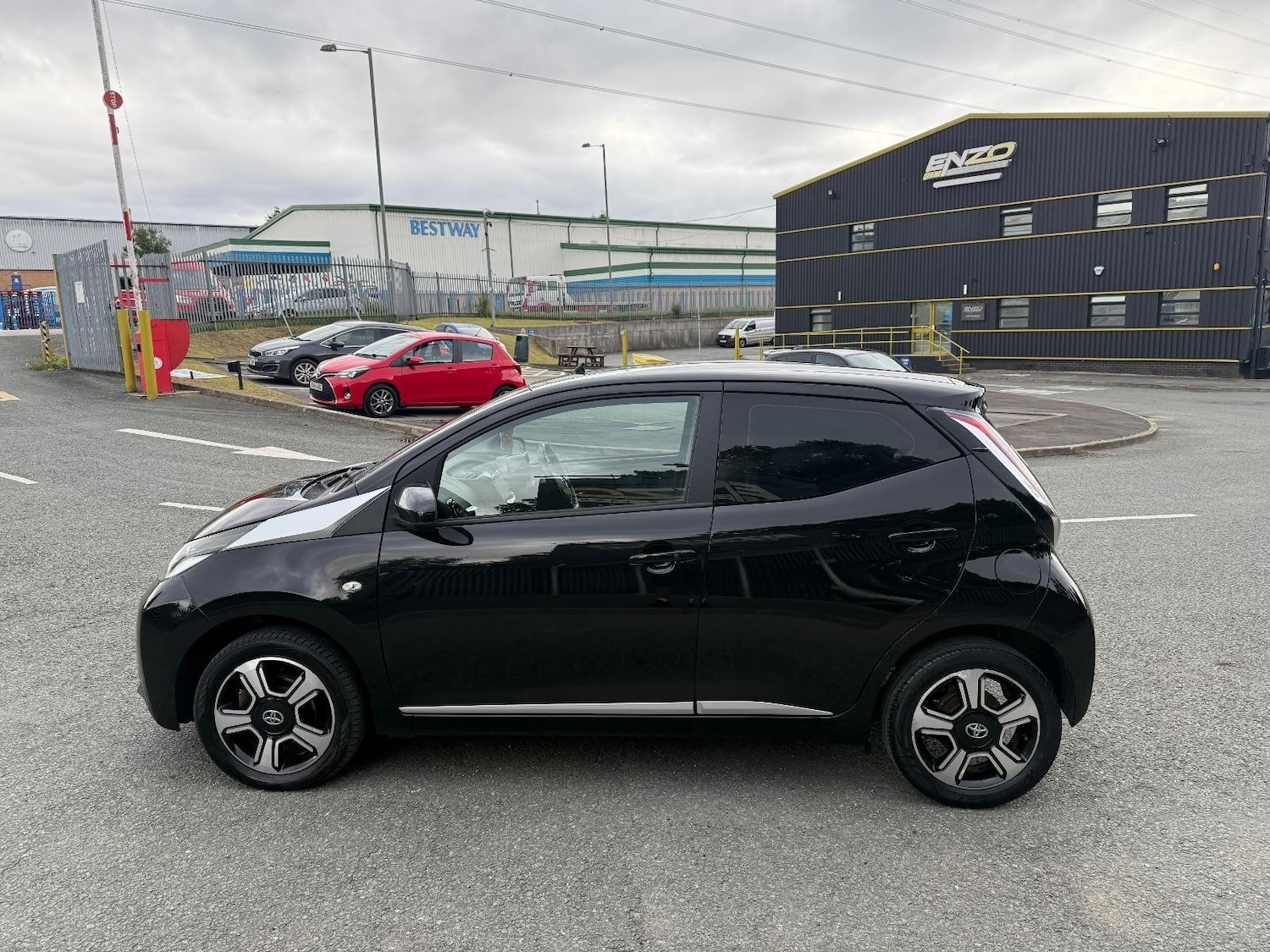 Used Toyota AYGO 2015 for sale - 75726602: Photo 6