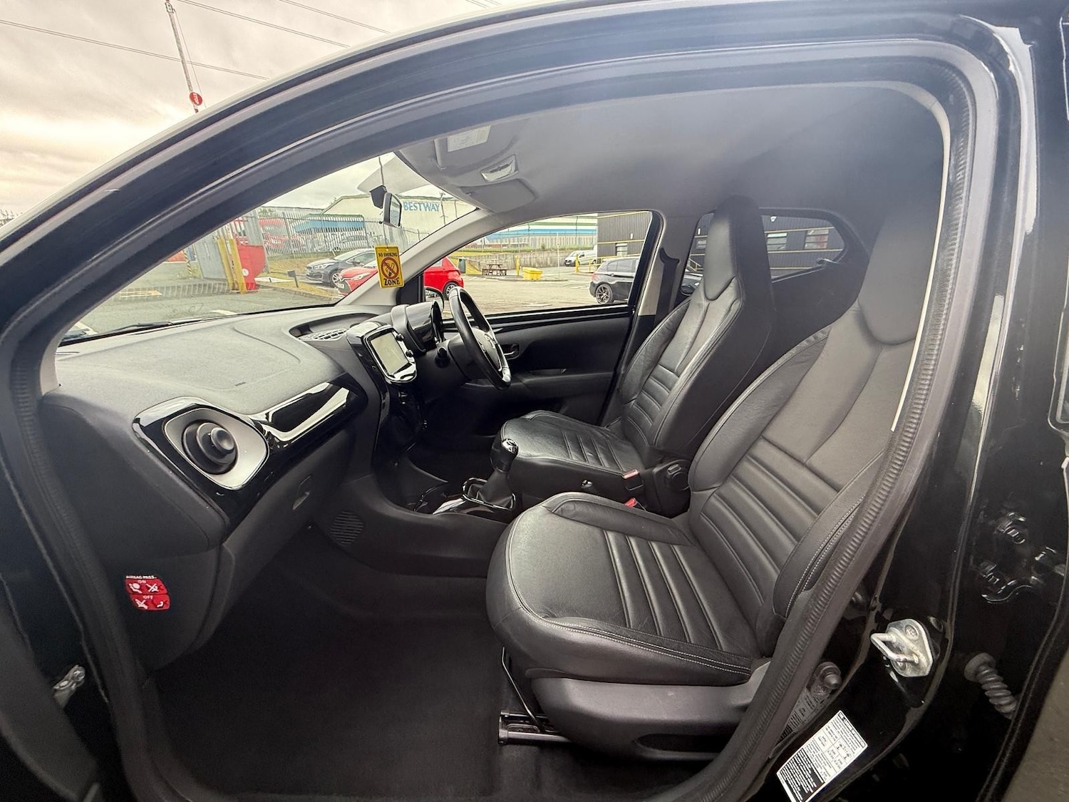 Used Toyota AYGO 2015 for sale - 75726602: Photo 9