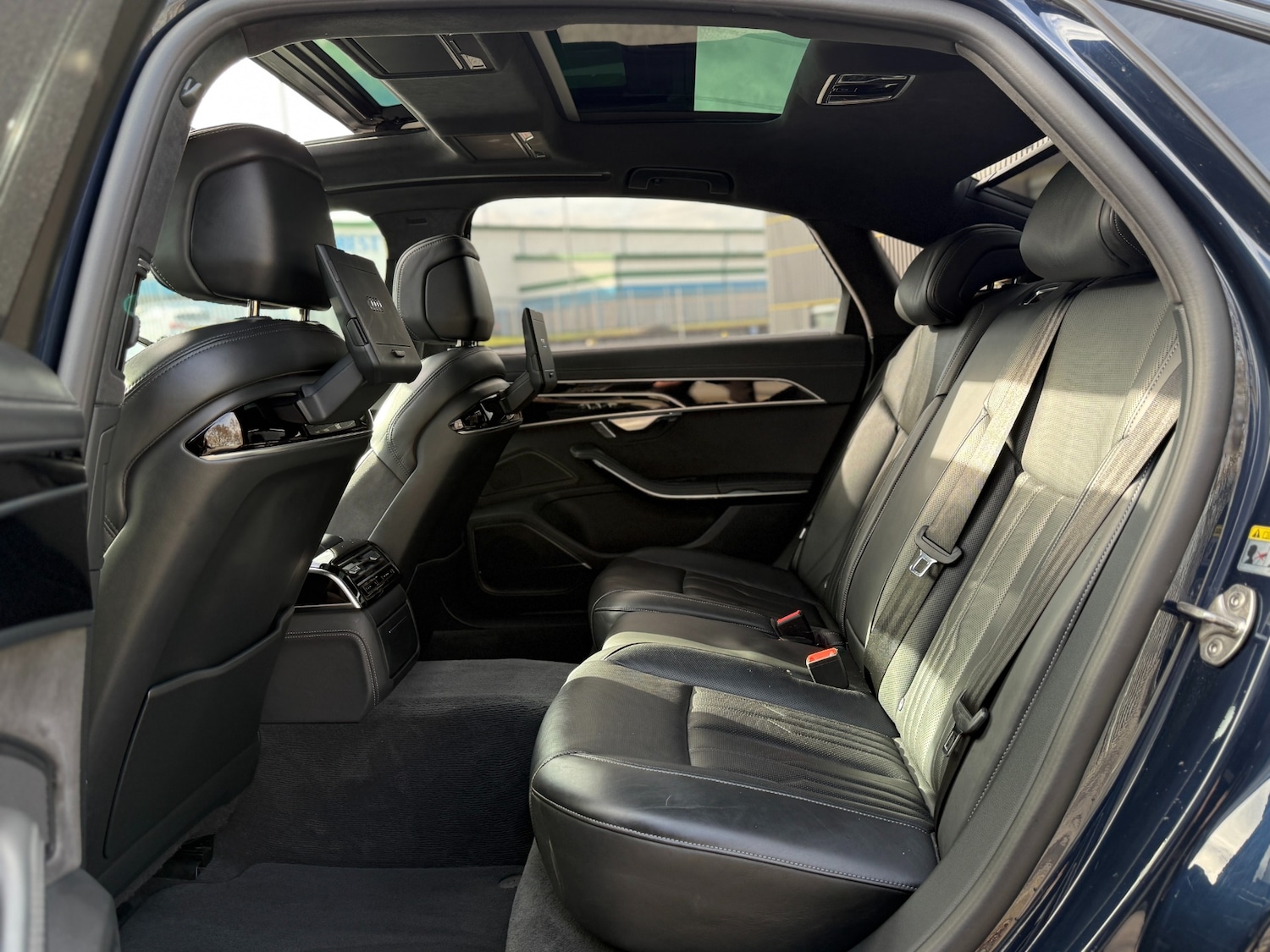 Used Audi A8 2022 for sale - 77650973: Photo 10