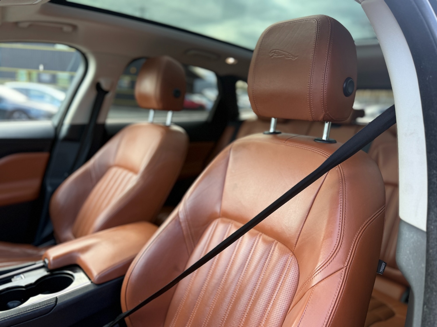 Used Jaguar F-Pace 2017 for sale - 78201199: Photo 8