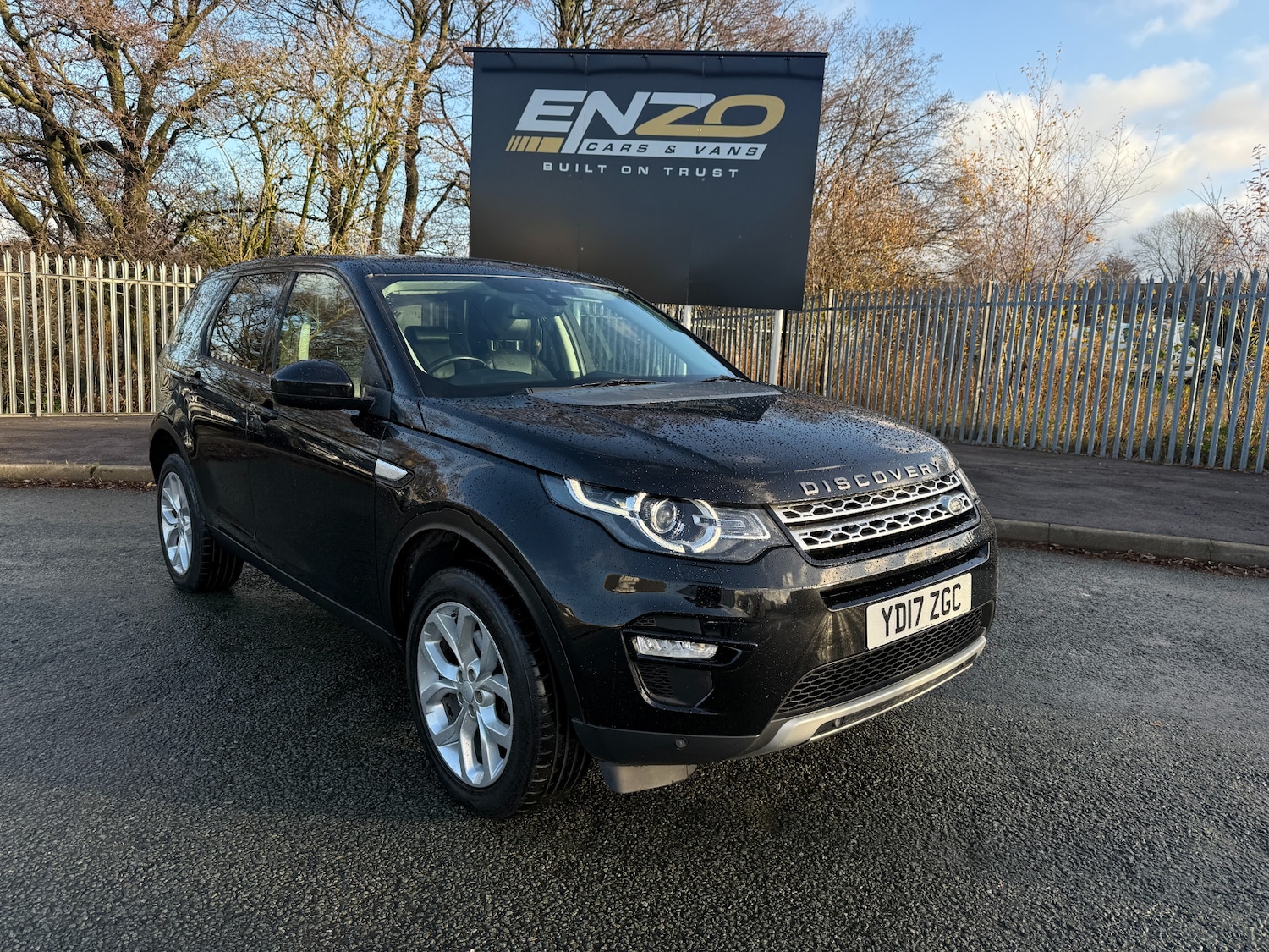Used Land Rover Discovery Sport 2017 for sale - 76908215: Photo 2