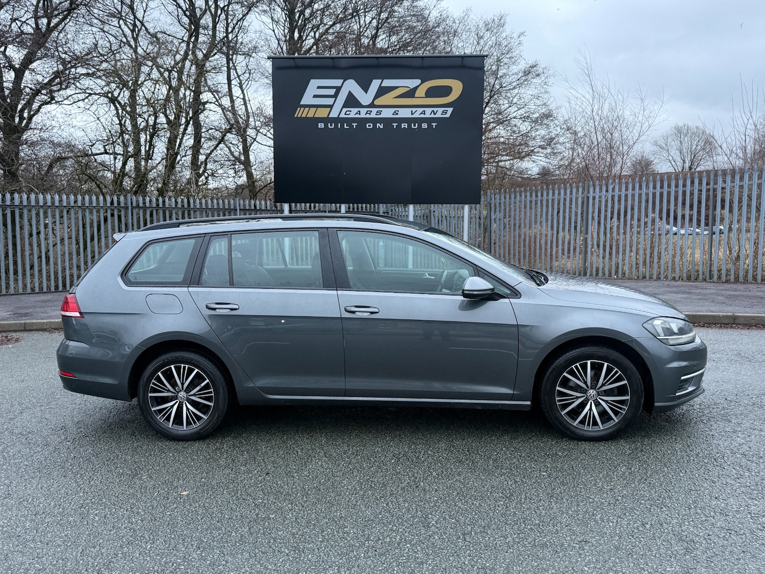 Used Volkswagen Golf 2018 for sale - 77310875: Photo 2