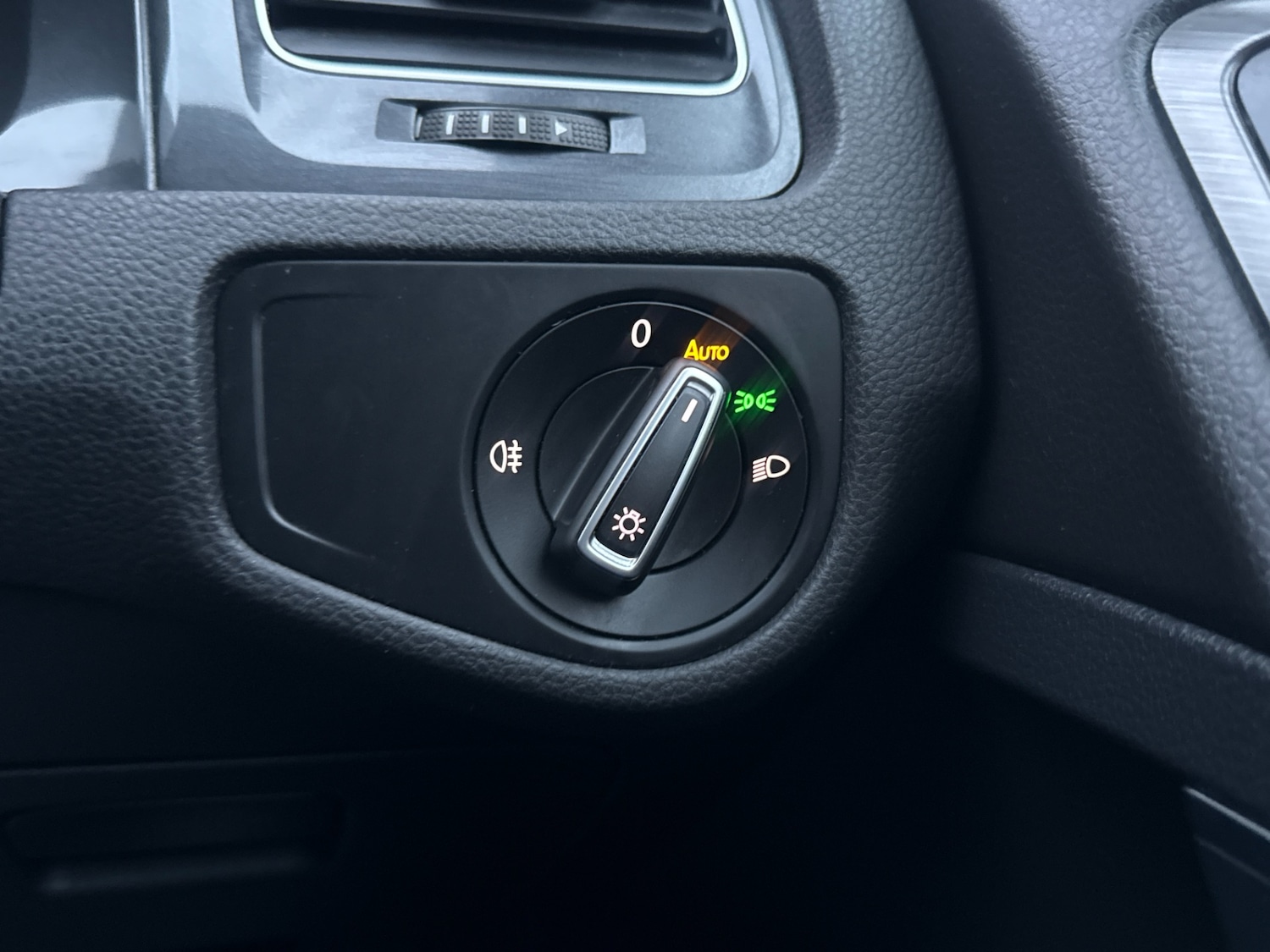 Used Volkswagen Golf 2018 for sale - 77310875: Photo 25