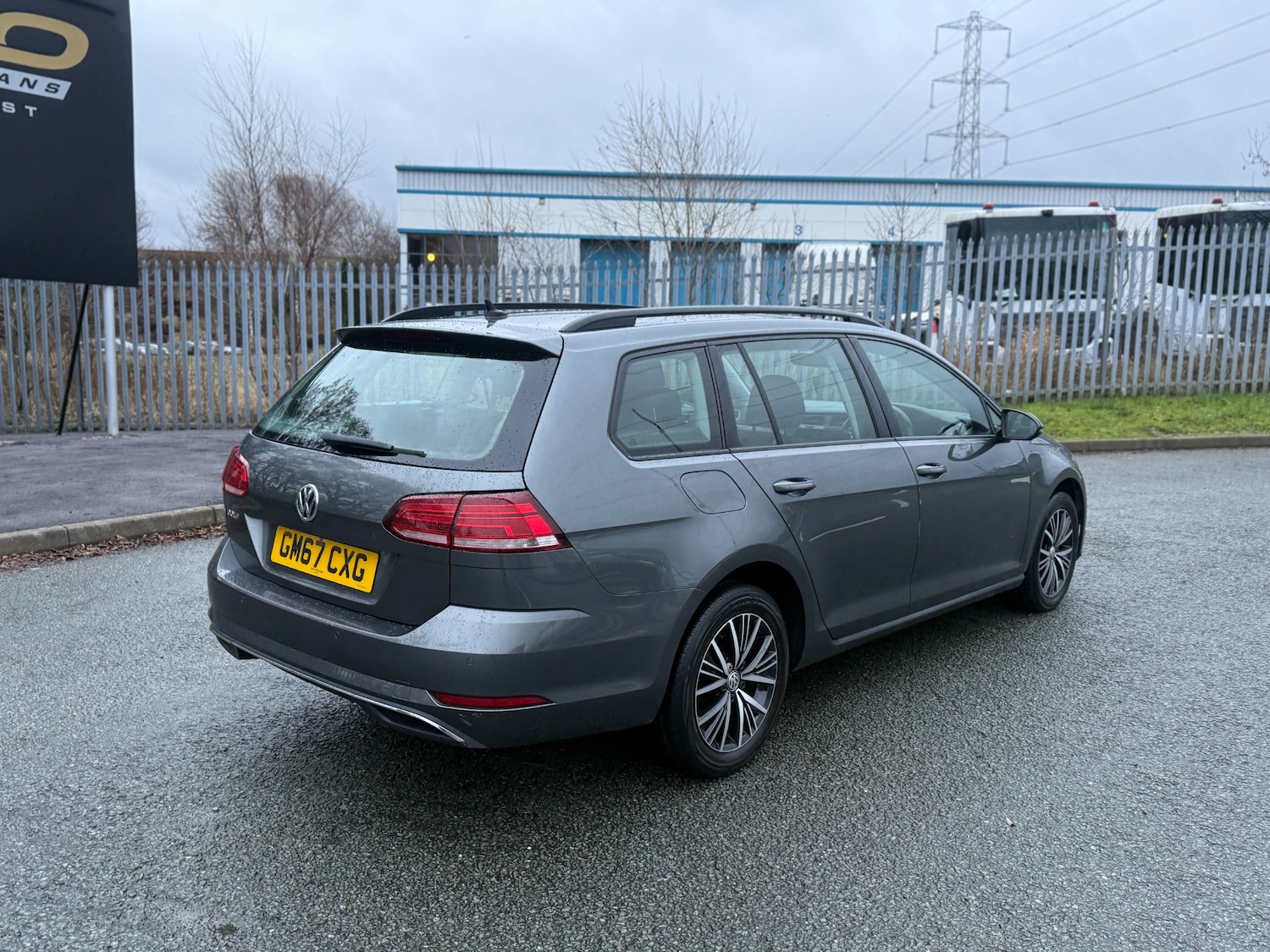 Used Volkswagen Golf 2018 for sale - 77310875: Photo 3