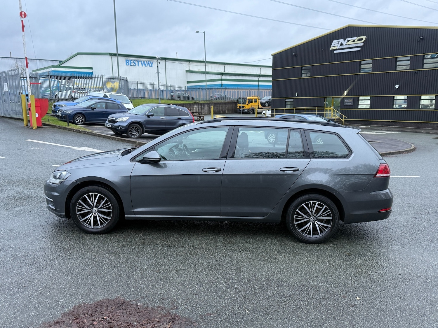 Used Volkswagen Golf 2018 for sale - 77310875: Photo 6