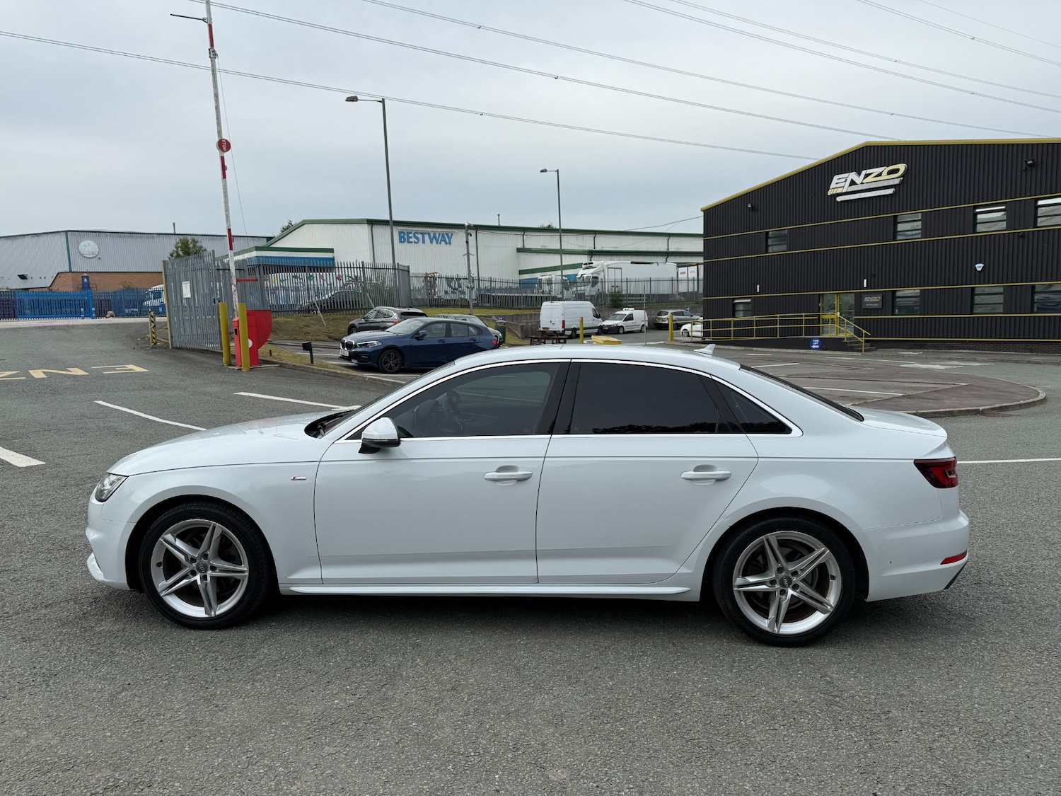 Used Audi A4 2017 for sale - 76102236: Photo 6