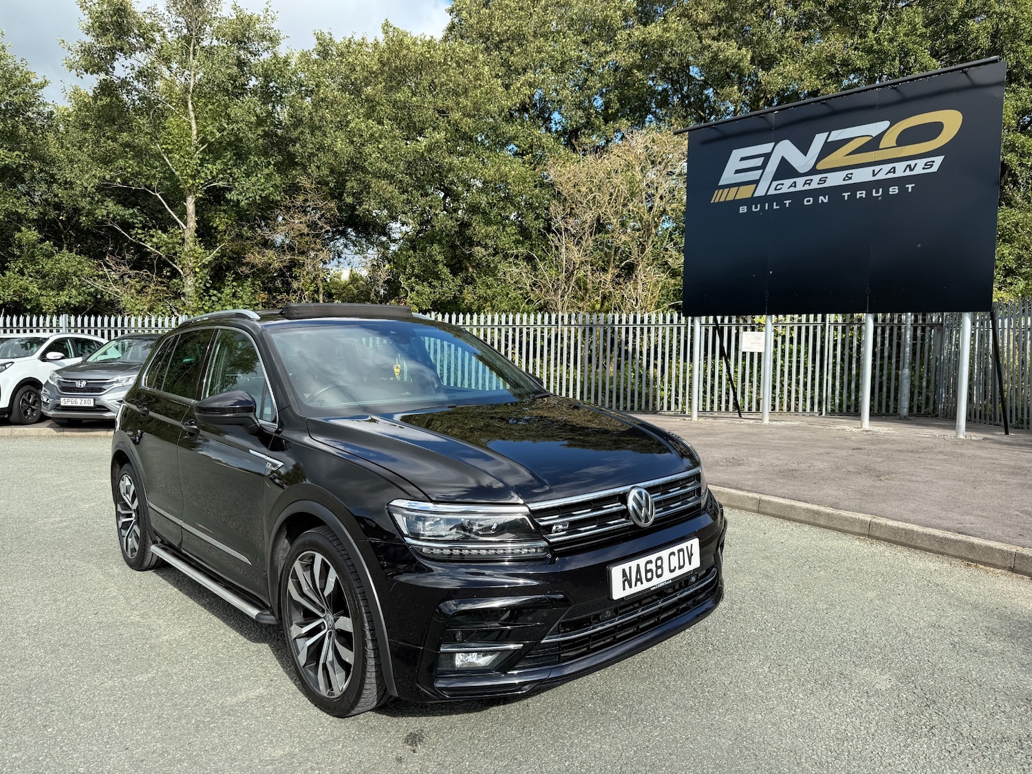 Used Volkswagen Tiguan 2018 for sale - 76117119: Photo 1
