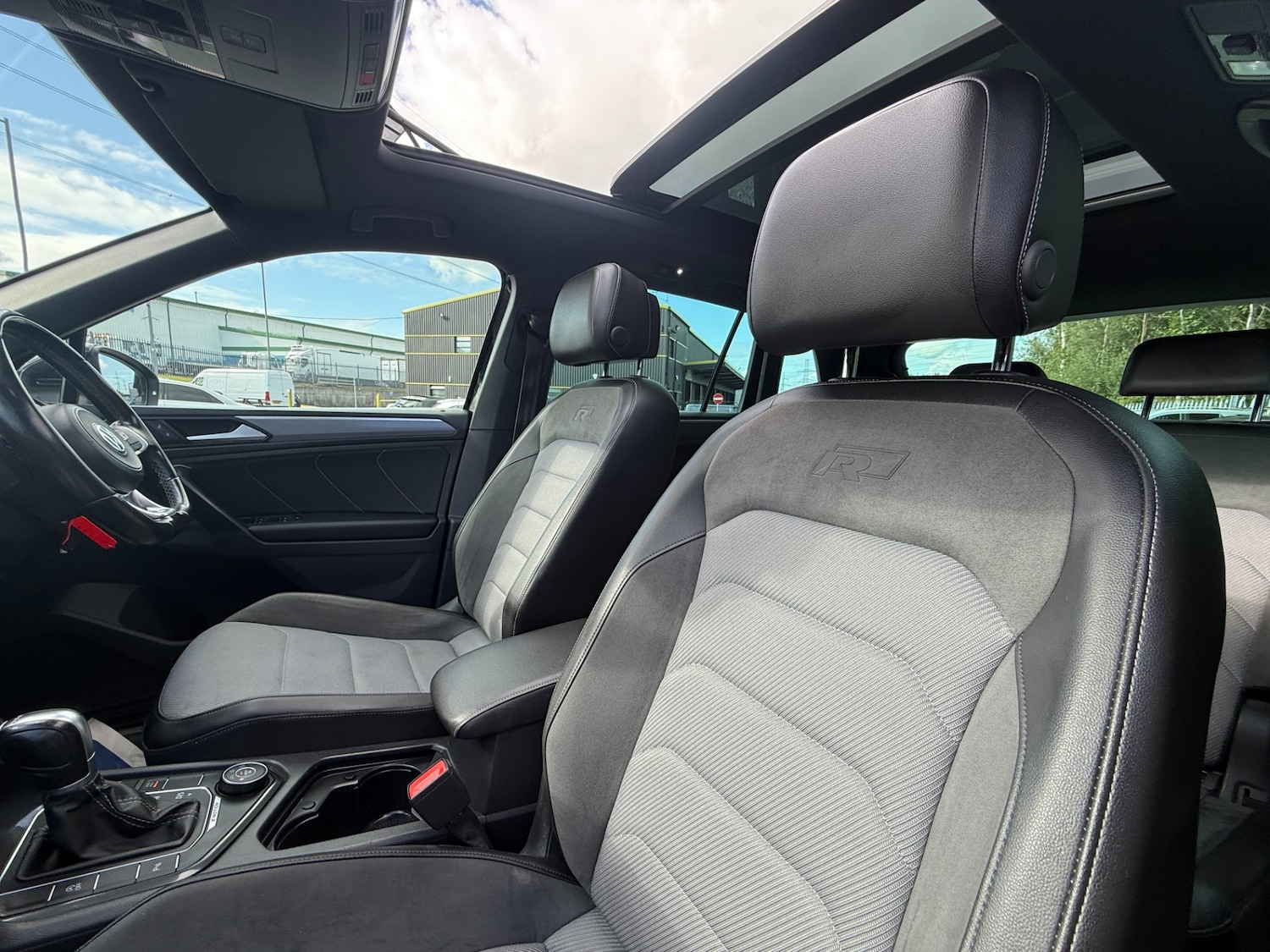 Used Volkswagen Tiguan 2018 for sale - 76117119: Photo 10