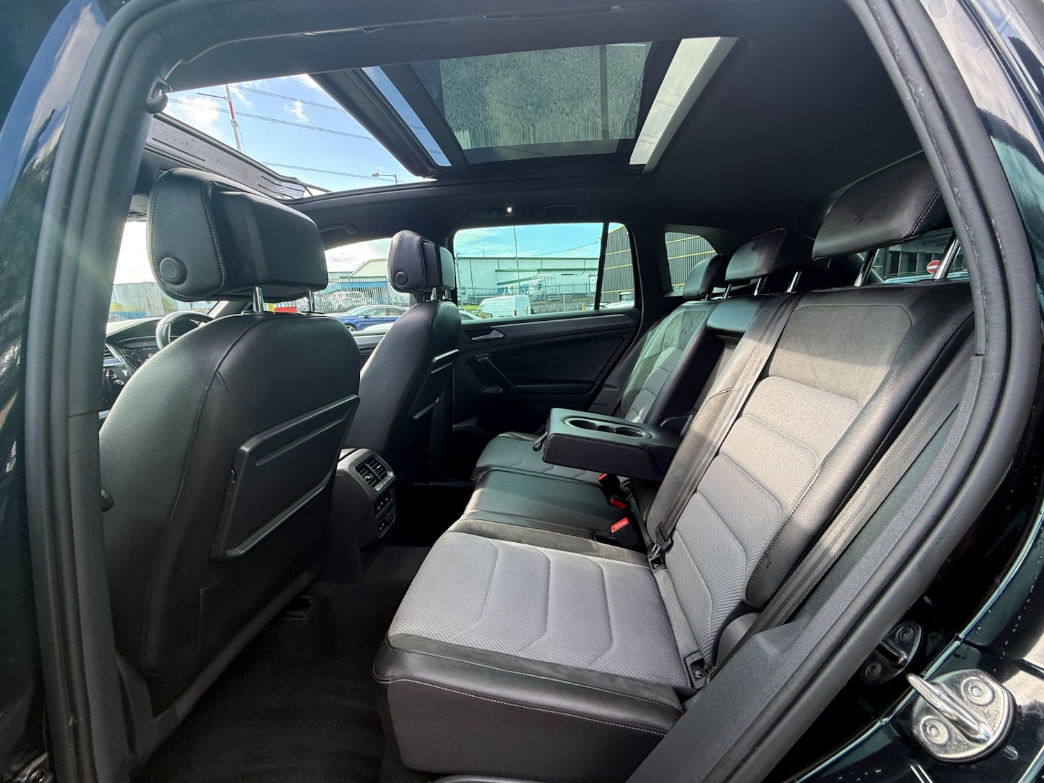 Used Volkswagen Tiguan 2018 for sale - 76117119: Photo 11