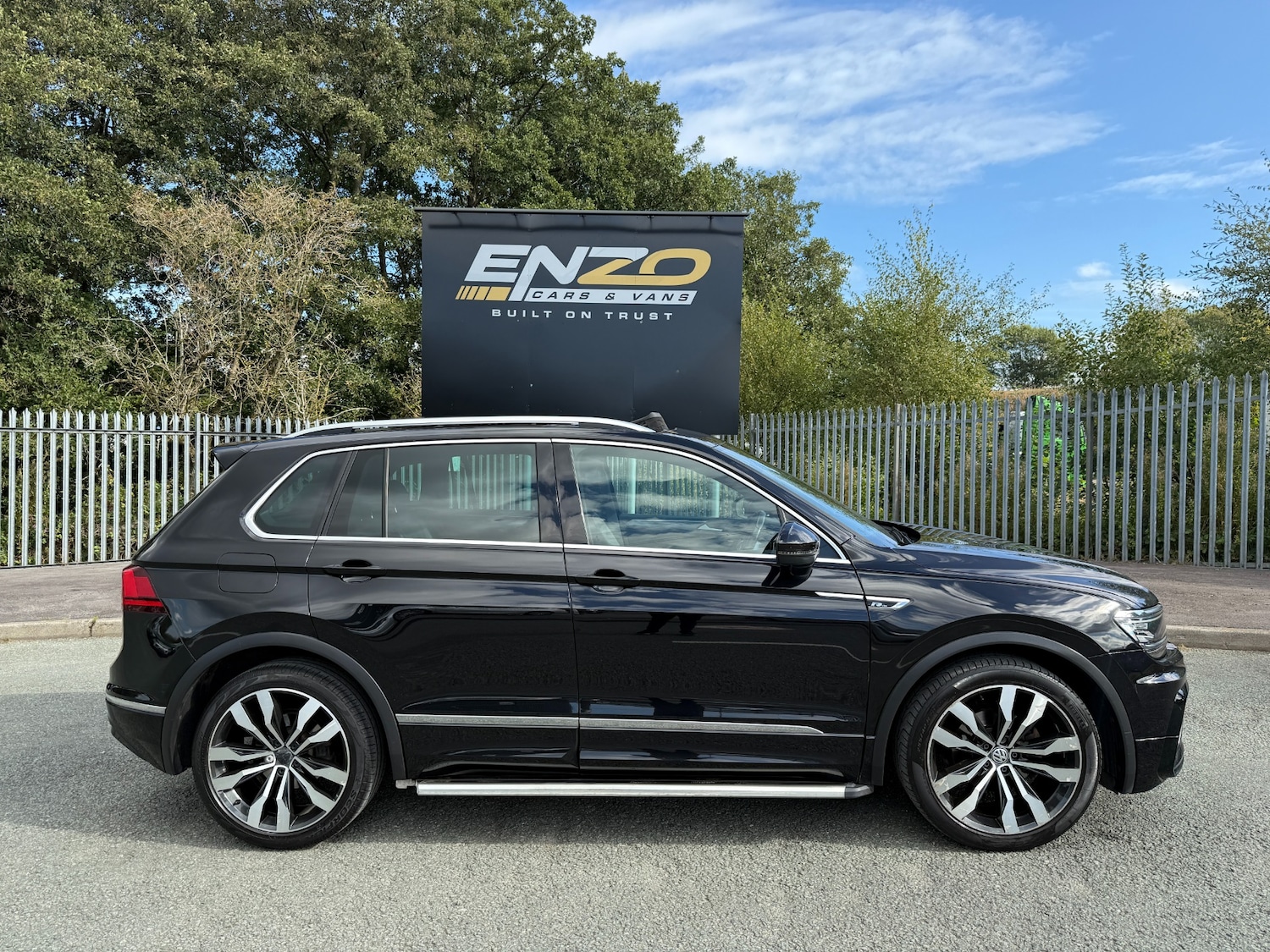 Used Volkswagen Tiguan 2018 for sale - 76117119: Photo 2