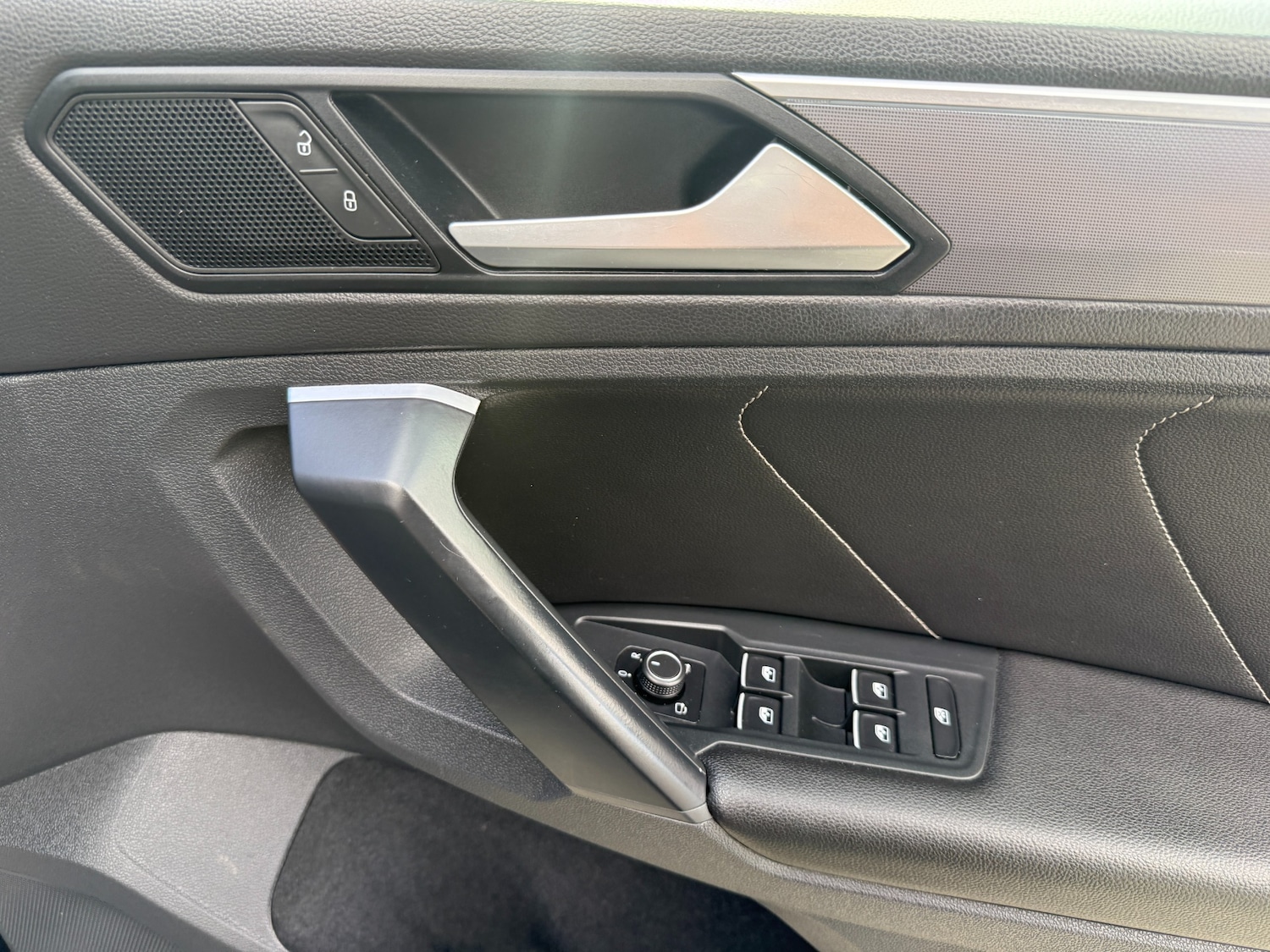 Used Volkswagen Tiguan 2018 for sale - 76117119: Photo 24