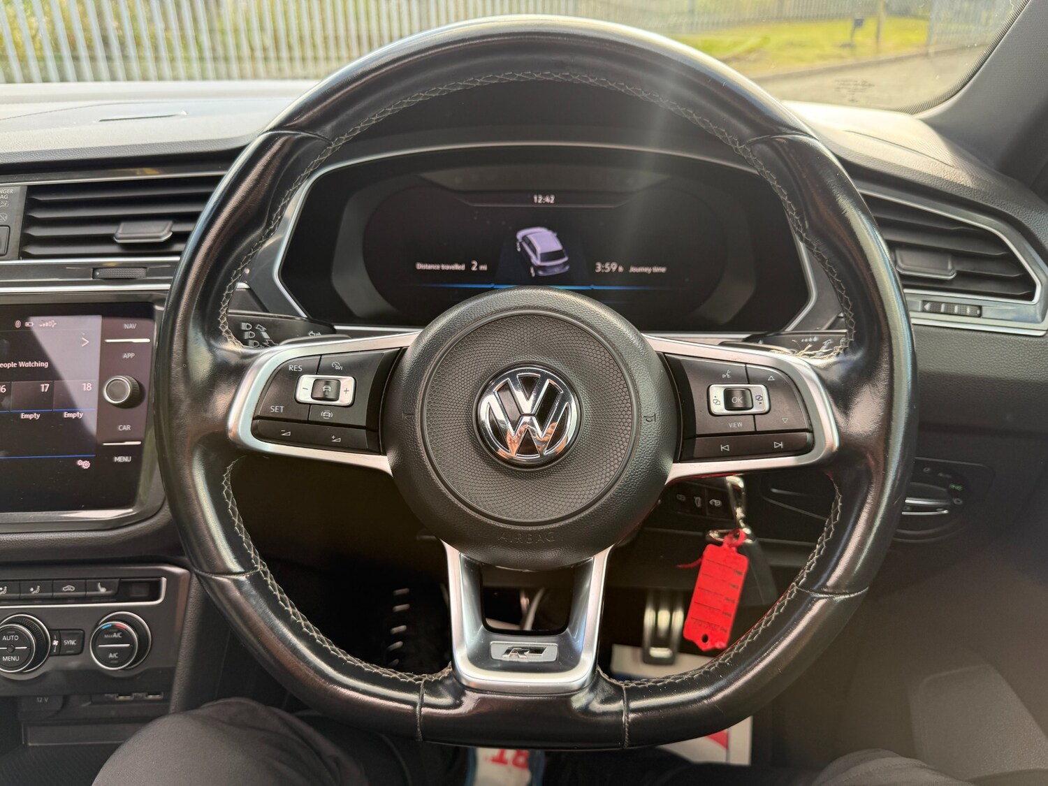 Used Volkswagen Tiguan 2018 for sale - 76117119: Photo 25