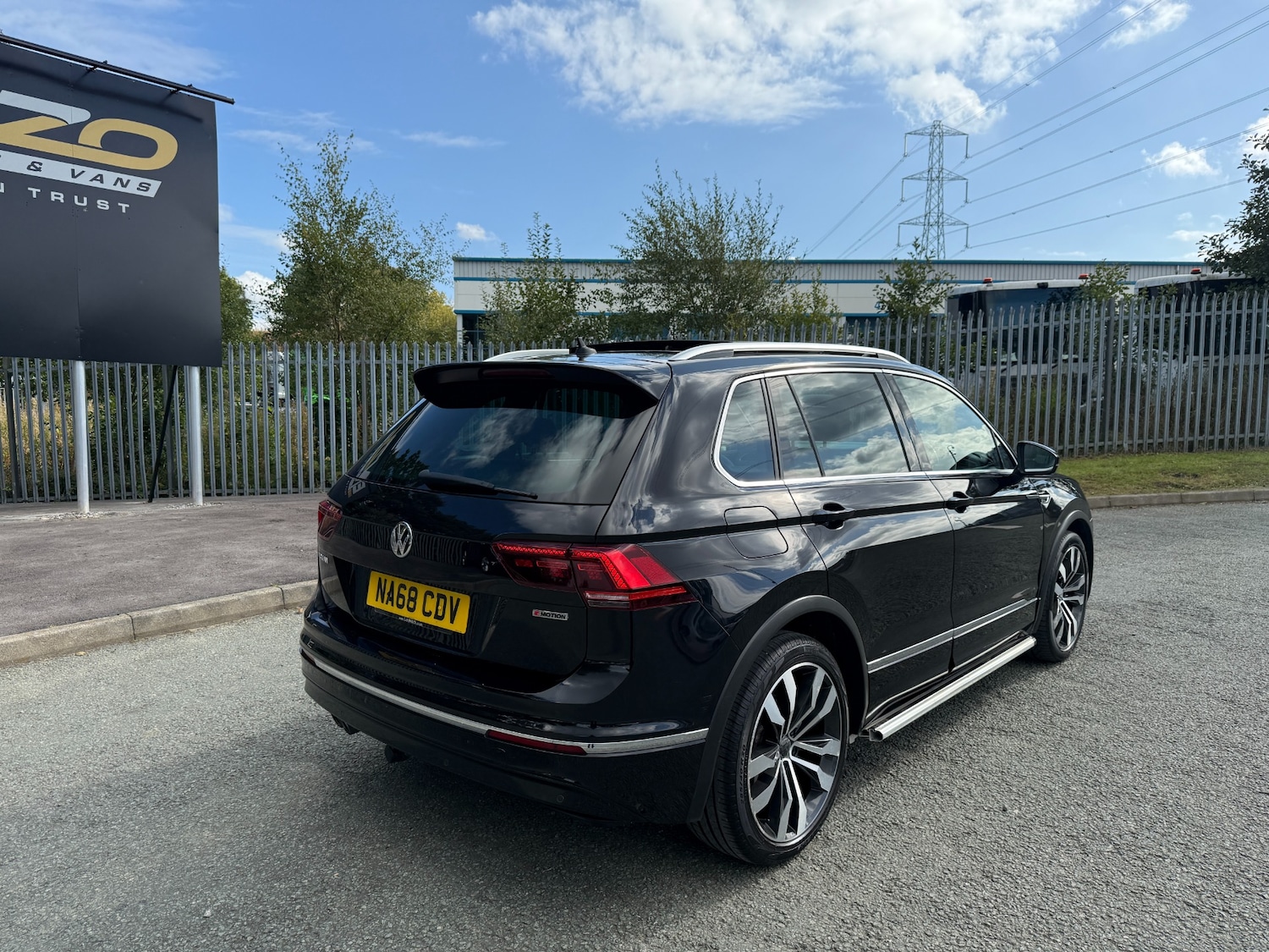 Used Volkswagen Tiguan 2018 for sale - 76117119: Photo 3