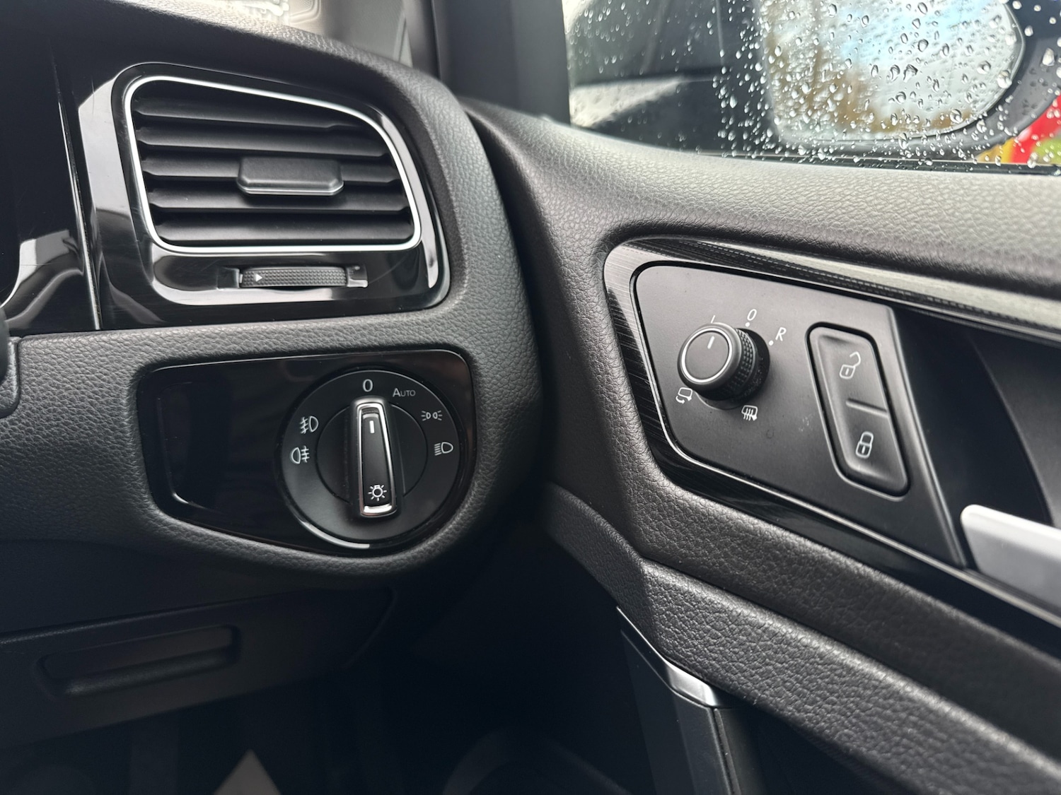 Used Volkswagen Golf 2019 for sale - 76757295: Photo 30