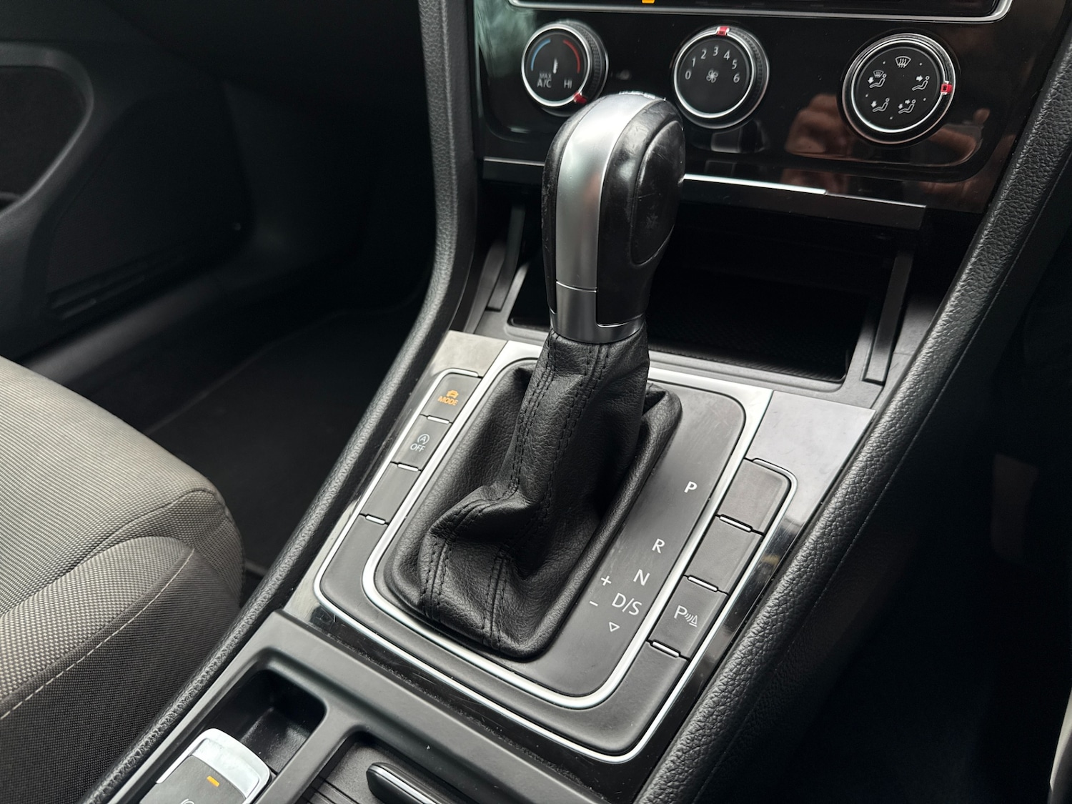 Used Volkswagen Golf 2019 for sale - 76757295: Photo 32