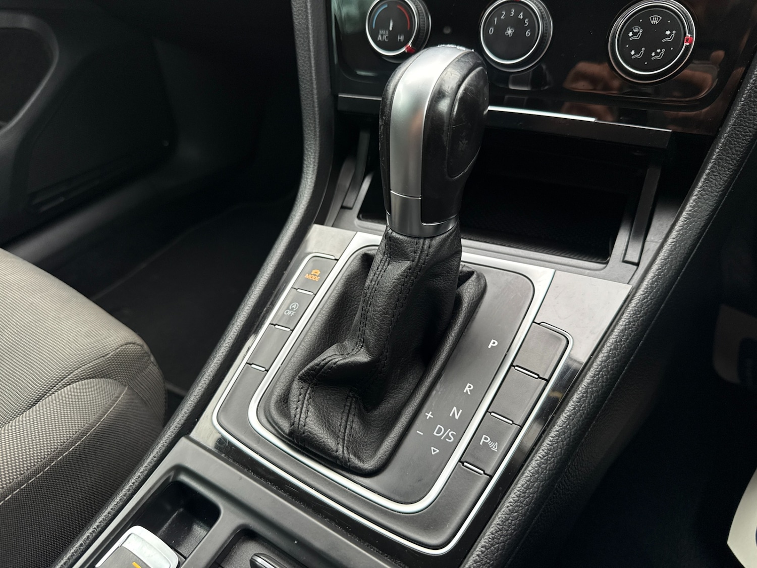 Used Volkswagen Golf 2019 for sale - 76757295: Photo 36