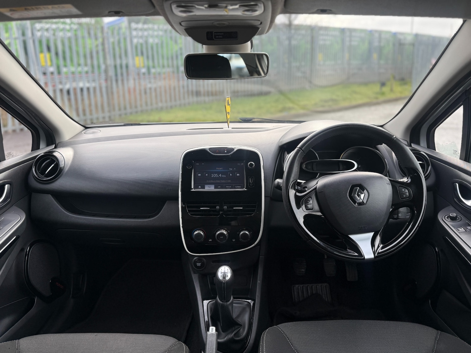 Used Renault Clio 2015 for sale - 77707969: Photo 17