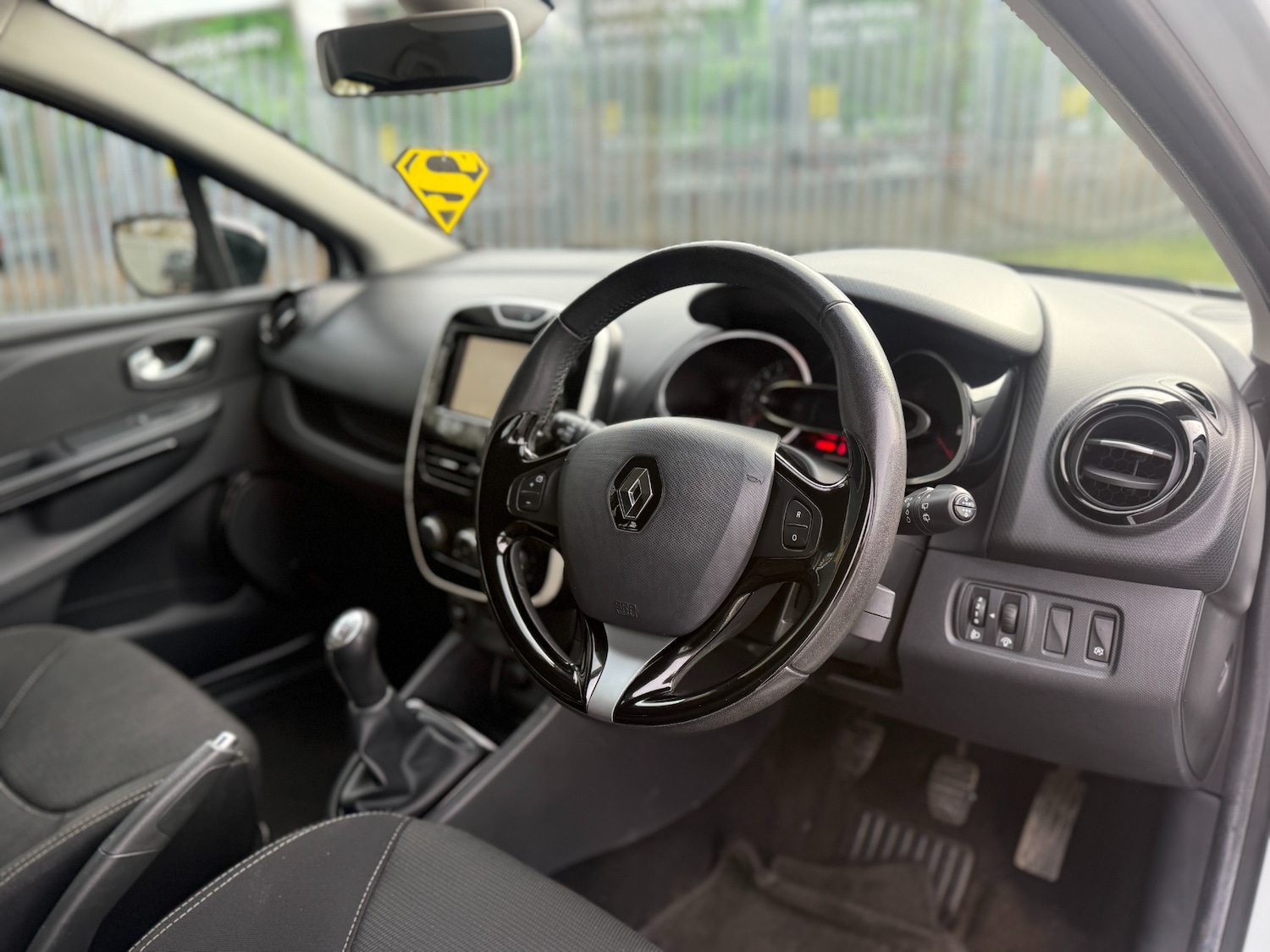 Used Renault Clio 2015 for sale - 77707969: Photo 20