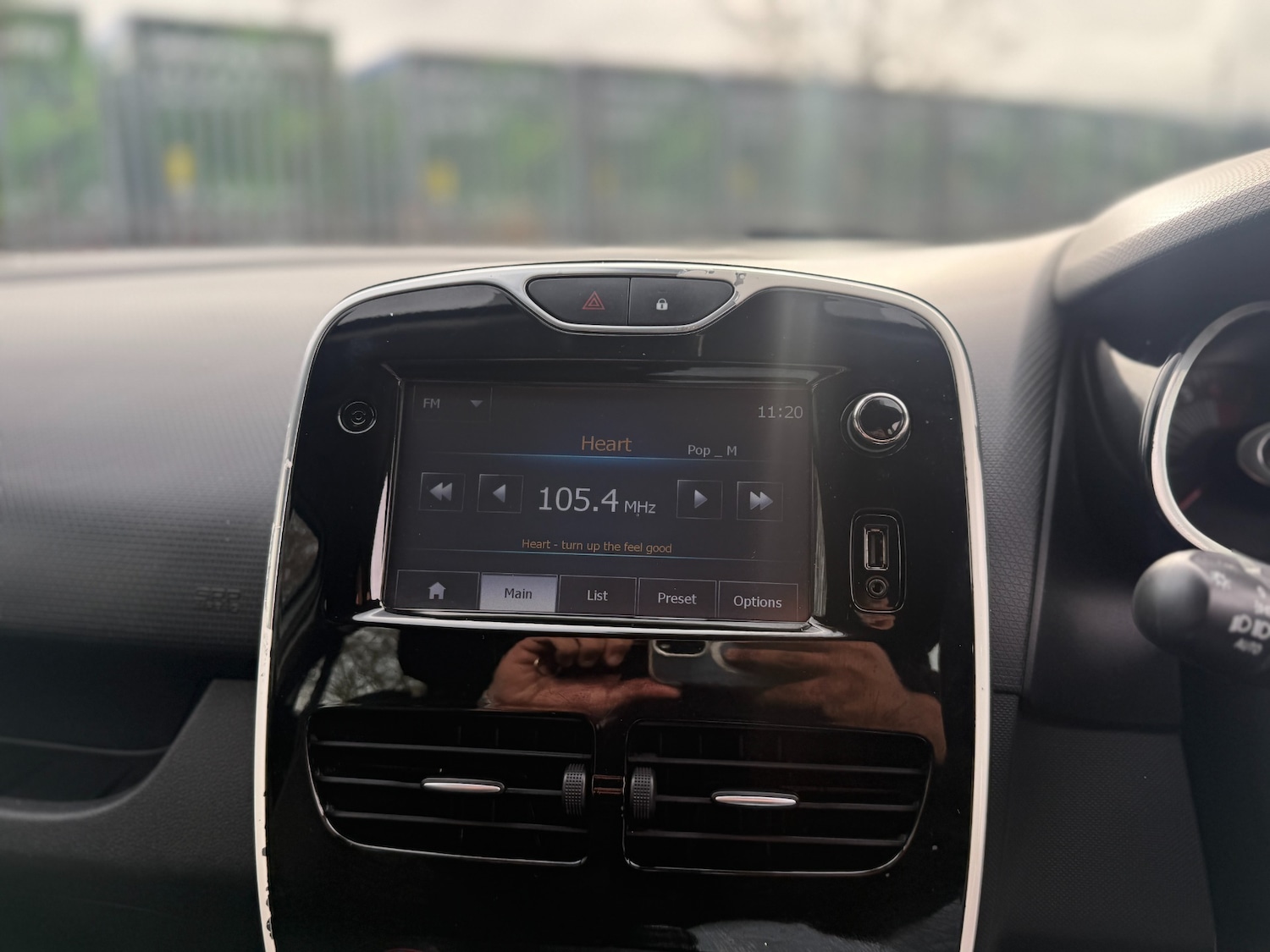 Used Renault Clio 2015 for sale - 77707969: Photo 23