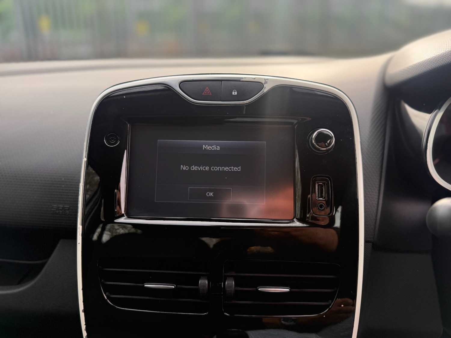 Used Renault Clio 2015 for sale - 77707969: Photo 25