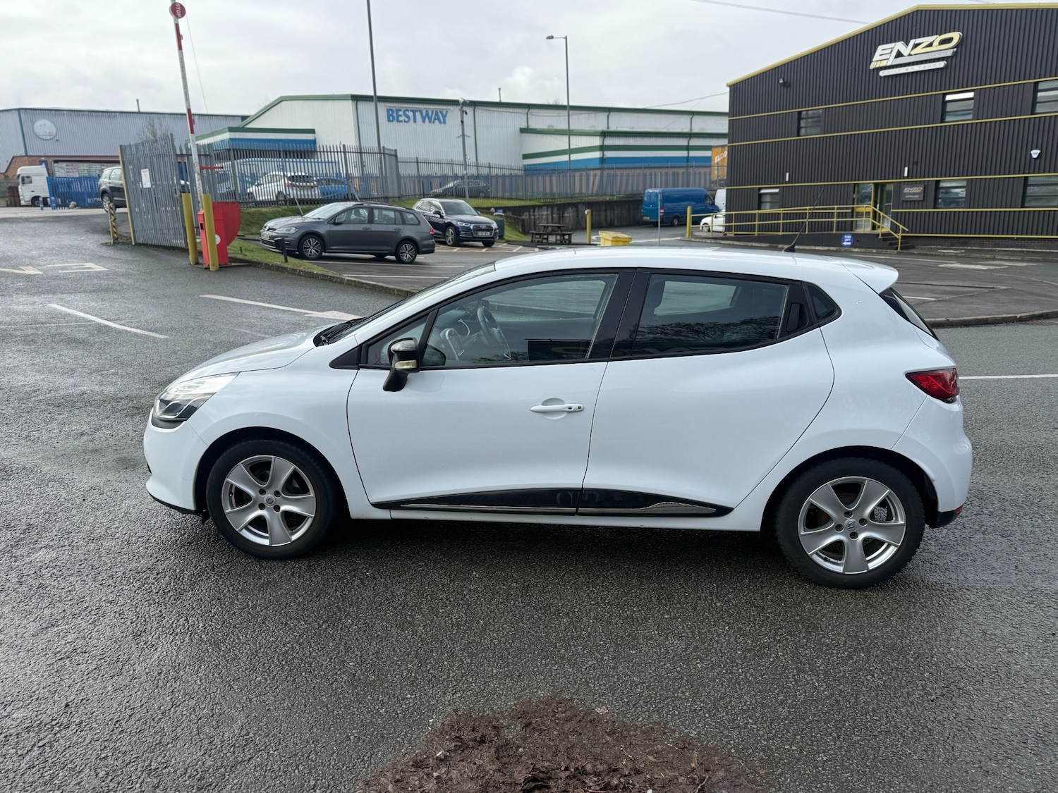 Used Renault Clio 2015 for sale - 77707969: Photo 6
