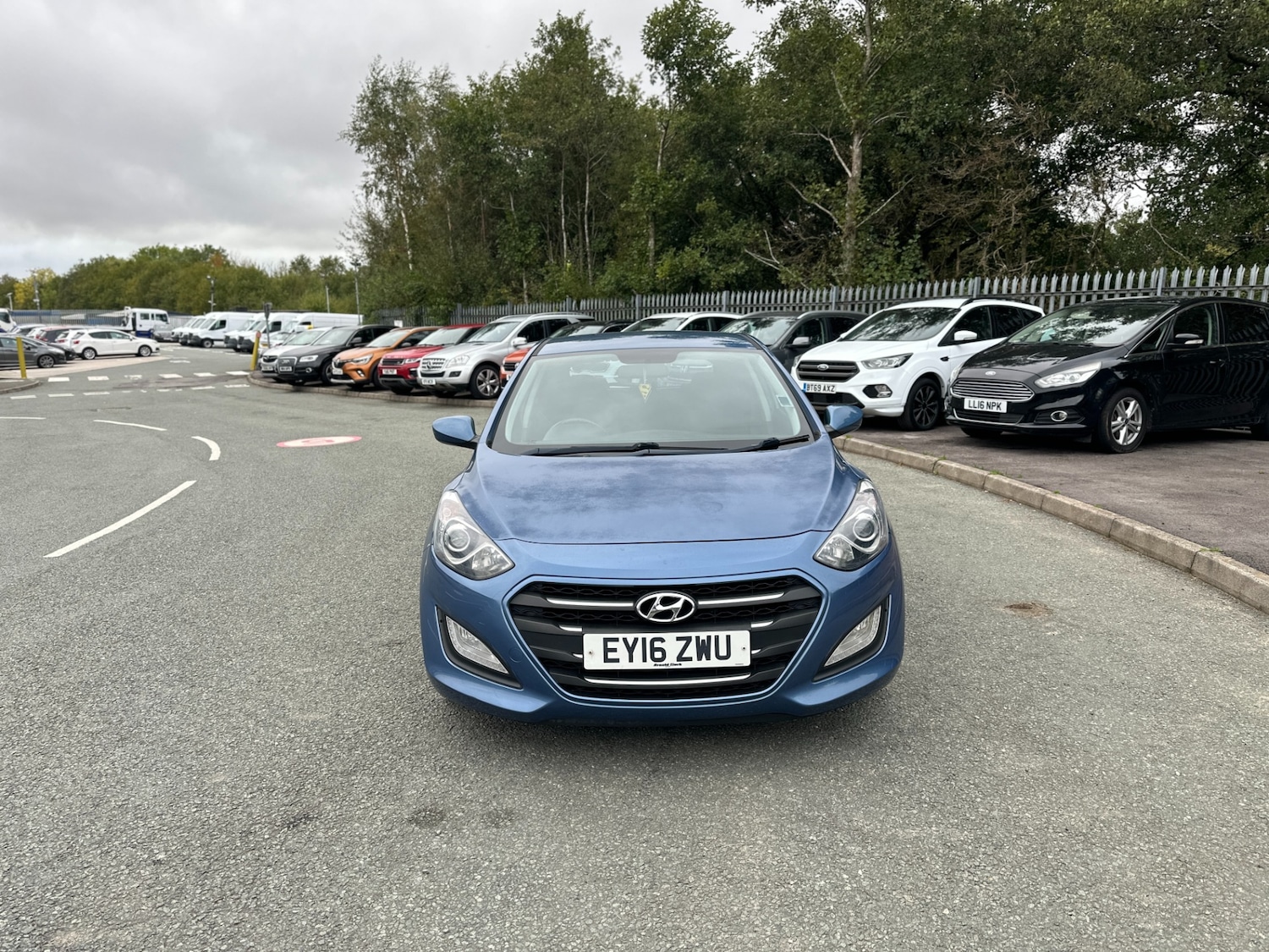 Used Hyundai i30 2016 for sale - 76681934: Photo 2