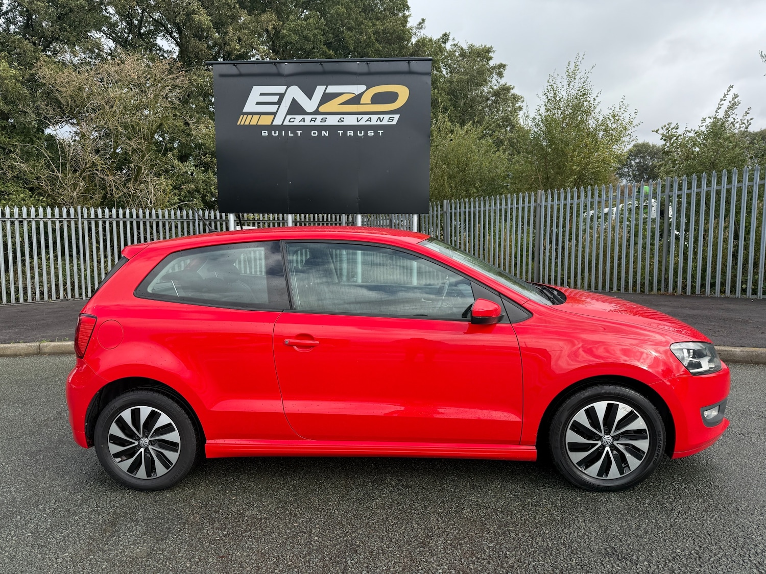 Used Volkswagen Polo 2016 for sale - 76171321: Photo 2