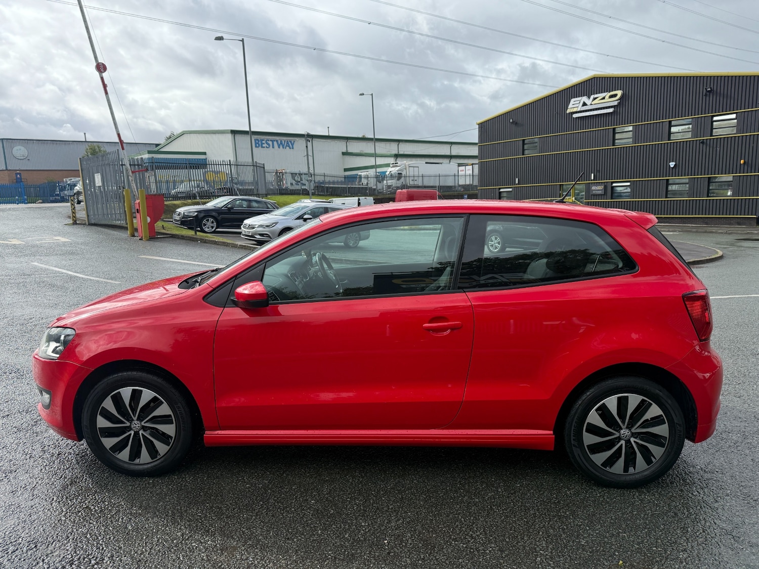 Used Volkswagen Polo 2016 for sale - 76171321: Photo 6